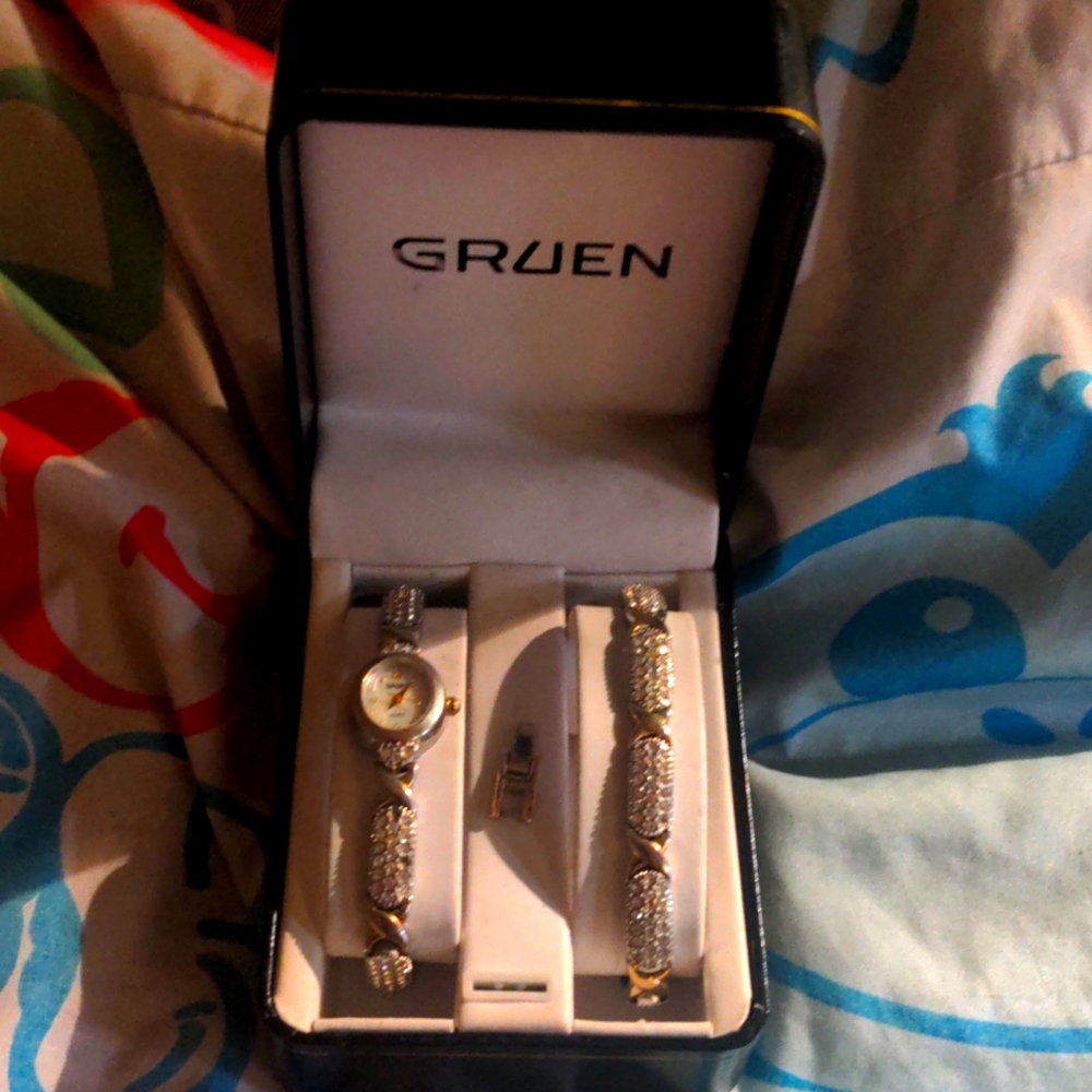 Vintage Gruen Ladies Watch and Bracelet Diamonds Unique Gift Set